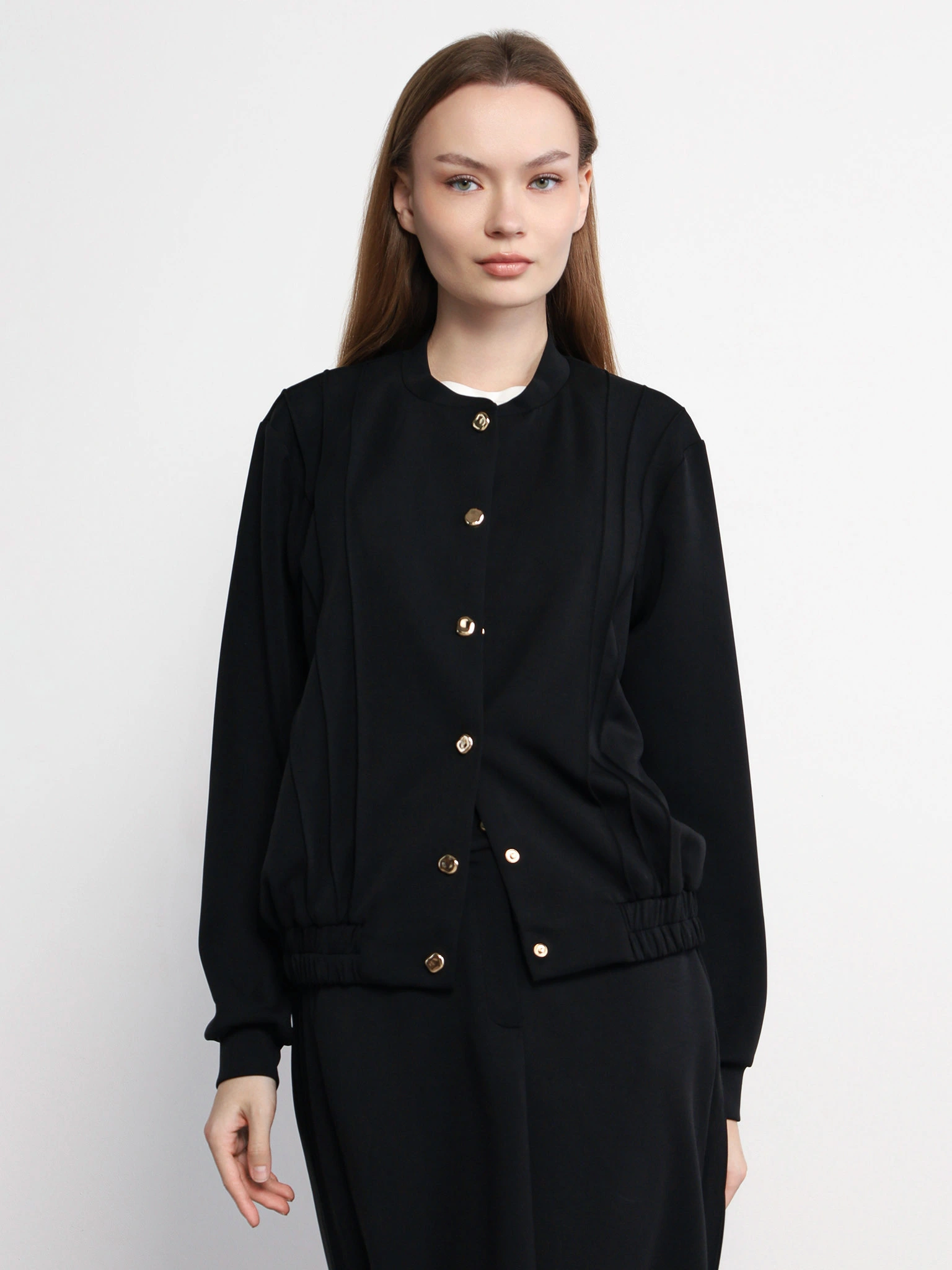 Жакет трикотажный черного цвета прямого кроя